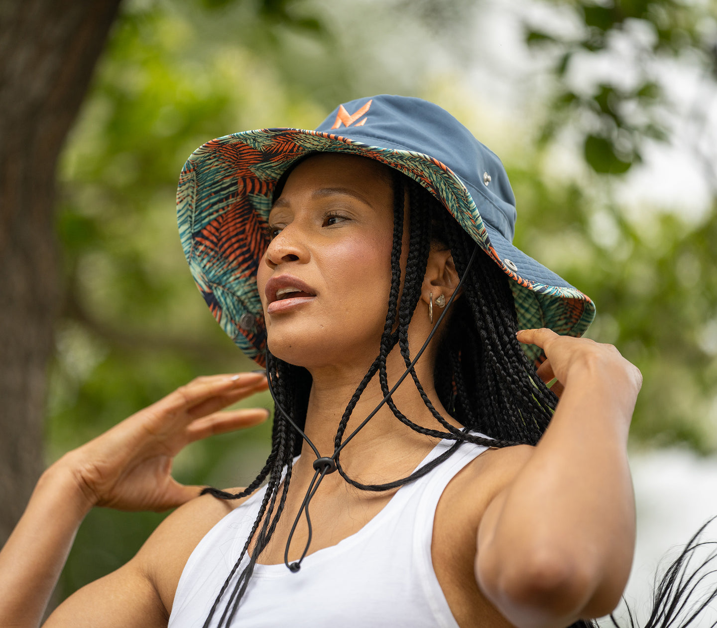  woman in a cooling bucket hat 